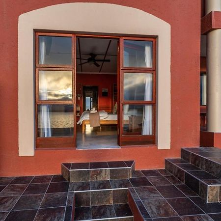 Island Cottage Guesthouse Luderitz ภายนอก รูปภาพ