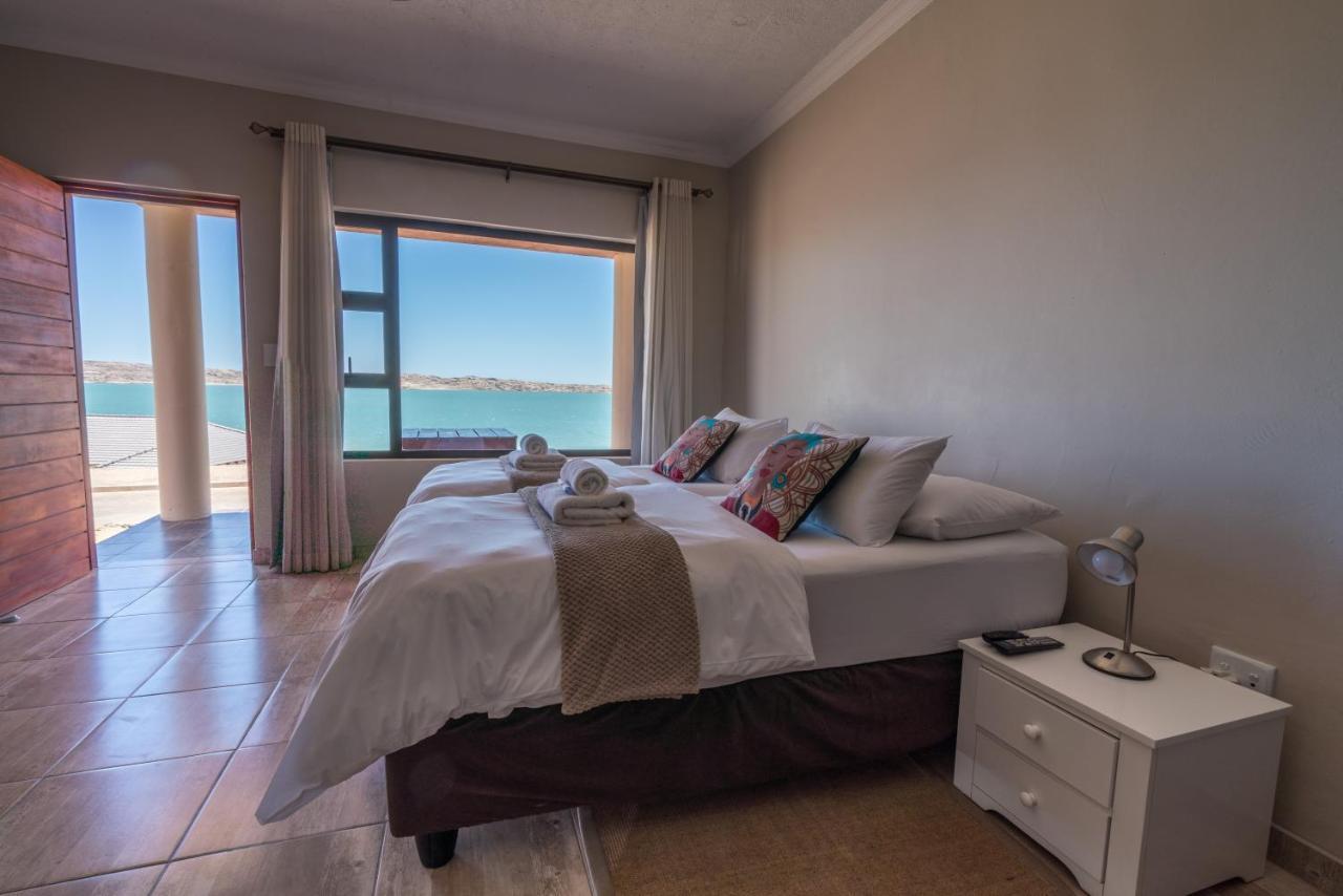 Island Cottage Guesthouse Luderitz ภายนอก รูปภาพ